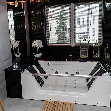 Apartament Z Prywatnym Jacuzzi - Bezpłatny Parking - Ogród *