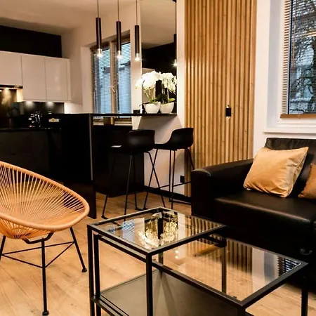 Apartament Z Prywatnym Jacuzzi - Bezpłatny Parking - Ogród *