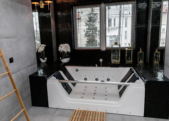 Apartamento Z Prywatnym Jacuzzi - Bezplatny Parking - Ogrod *